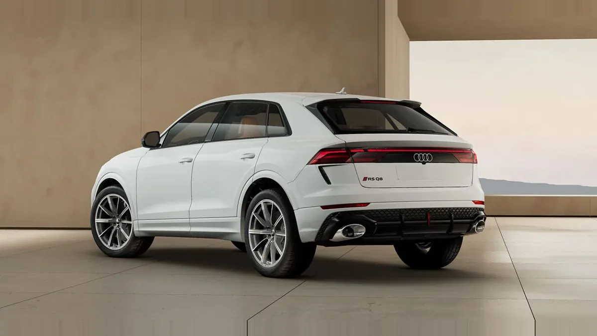 Audi RS Q8 441kW TipTronic nuevo en renting — Trasera