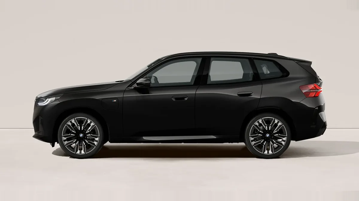 BMW X3 30e xDrive nuevo en renting — Lateral