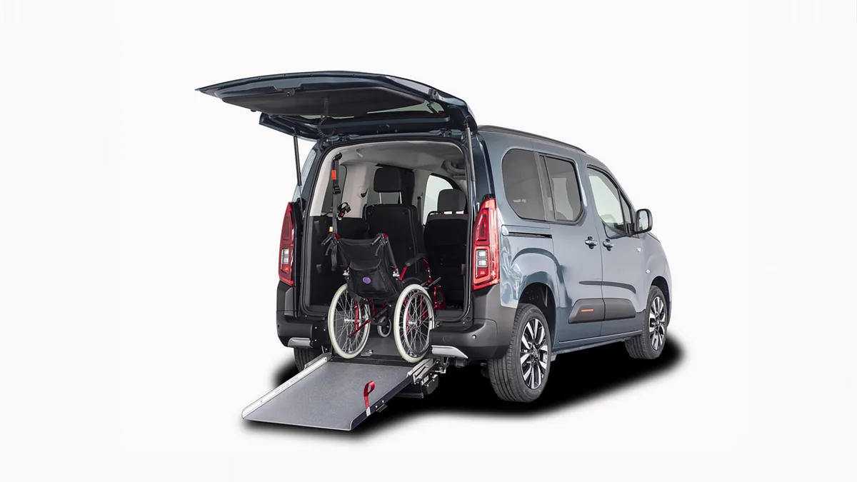 Citroën Berlingo Talla M BlueHDi 100 YOU L1 N1 Adaptado nuevo en renting — Lateral