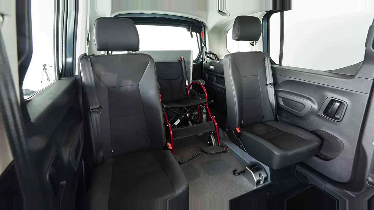 Citroën Berlingo Talla M BlueHDi 100 YOU L1 N1 Adaptado nuevo en renting — Interior