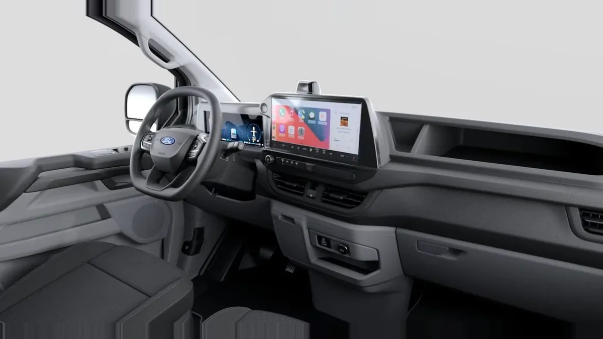 Ford TRANSIT CUSTOM Van 2.5 Duratec PHEV 171kW 320 L1 Trend nuevo en renting — Delantera