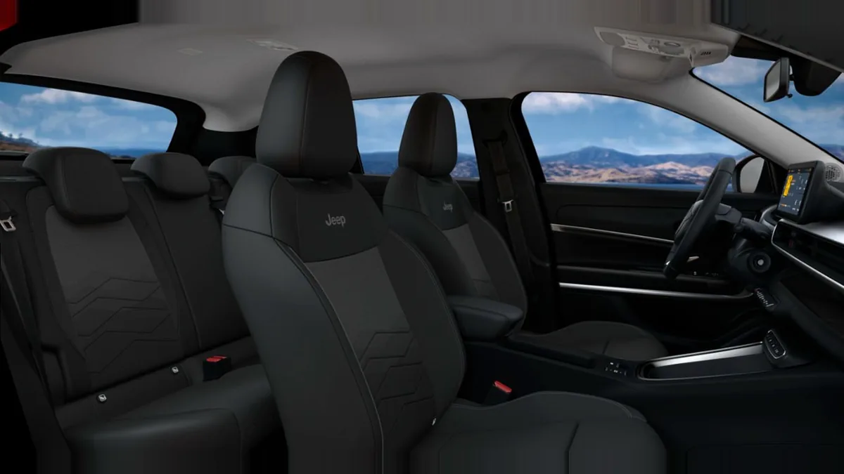 Jeep AVENGER E-HYBRID ALTITUDE nuevo en renting — vista 7