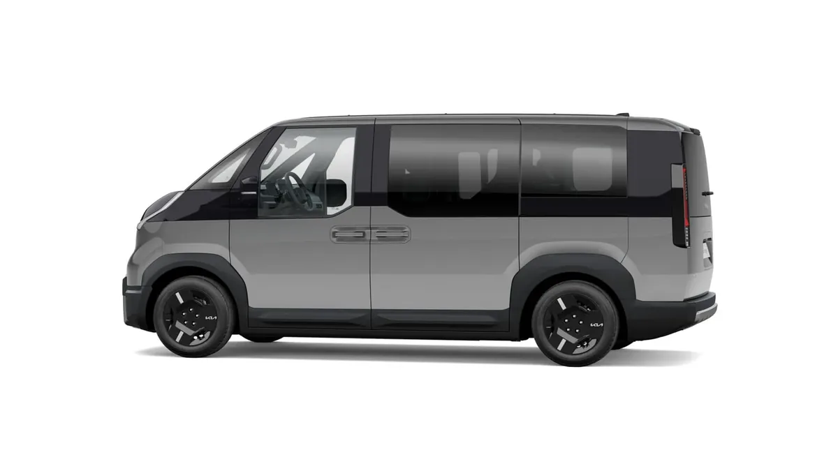 Kia PV5 Passenger L2H1 LR Plus de ocasión en renting — Lateral