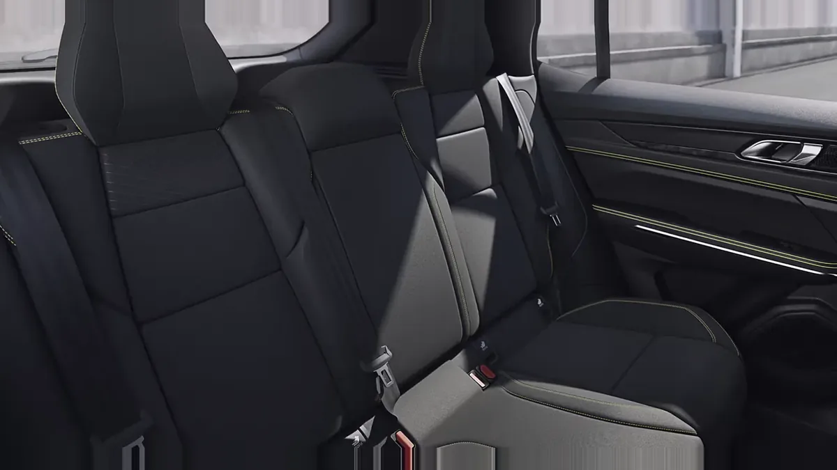 Lynk & Co 01 1.5 PHEV Core nuevo en renting — vista 6