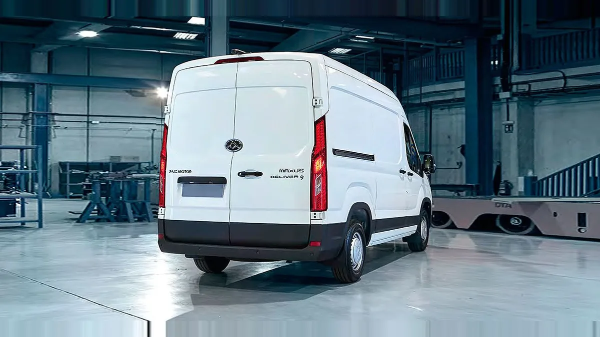 Maxus Deliver 9 Furgón 2.0D L3H2 150 (MERCANCÍAS TERCEROS) nuevo en renting — Delantera