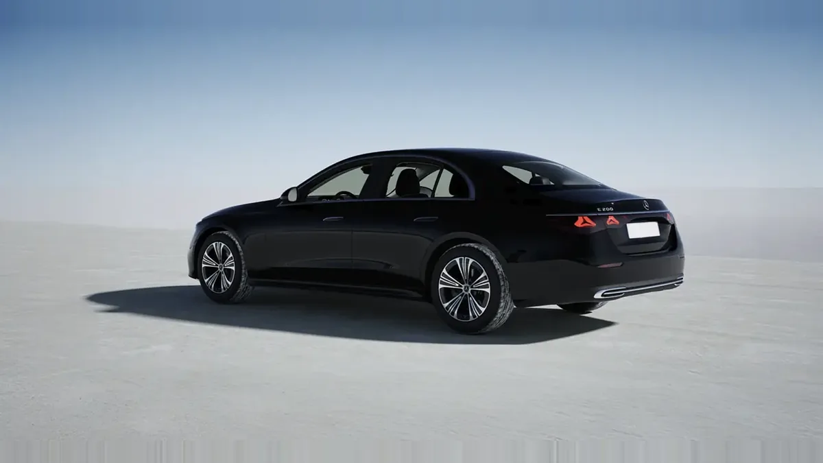 Mercedes-Benz Clase E 200 de ocasión en renting — Trasera