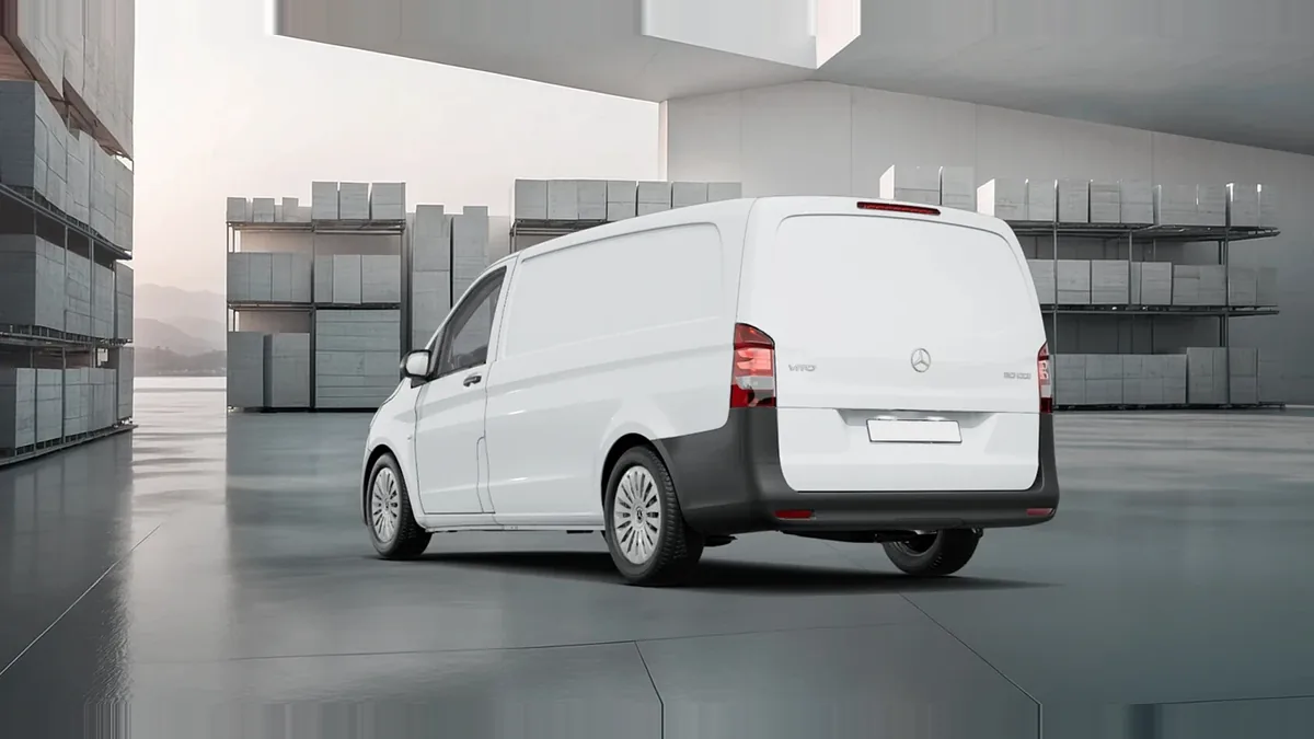 Mercedes-Benz Vito 110CDI 75kW Furgón Pro Larga nuevo en renting — Trasera