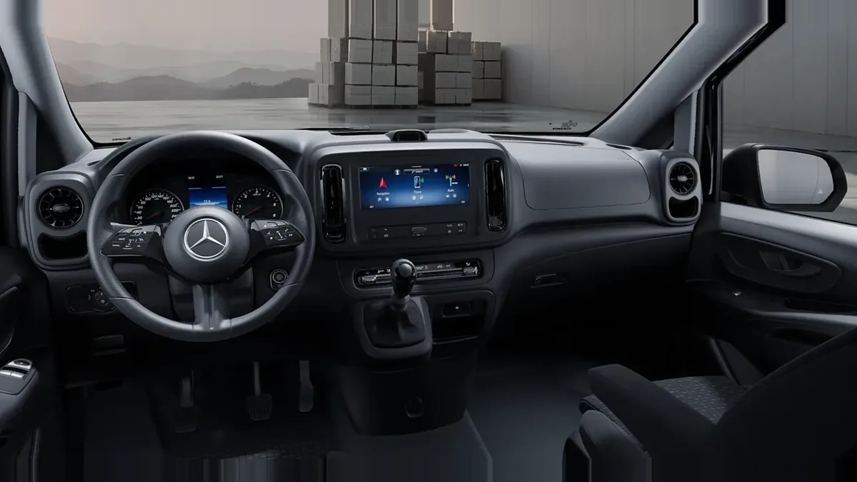 Mercedes-Benz Vito 110CDI 75kW Furgón Pro Larga nuevo en renting — Delantera