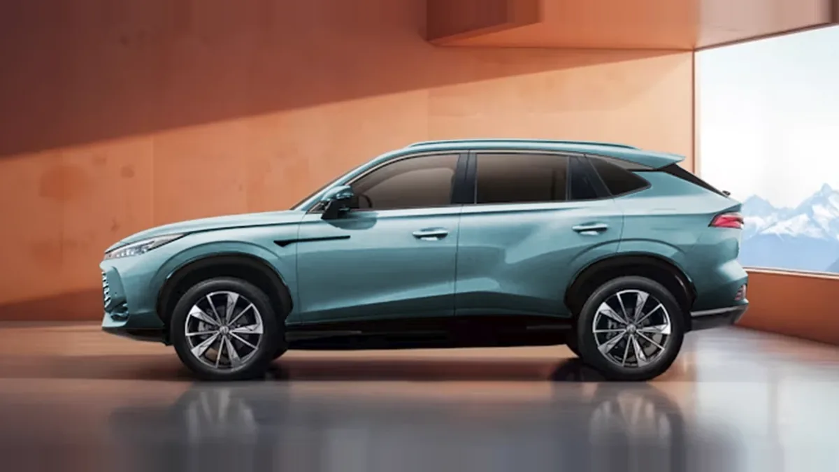 MG HS 1.5 Hybrid Comfort nuevo en renting — Lateral