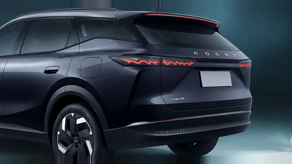 Omoda 7 1.5 TGDI PHEV Premium 279CV nuevo en renting — Lateral