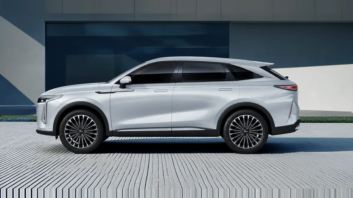 Omoda 9 SHS Premium 1.5 TGDI 3DHT 395kW (537CV) AWD nuevo en renting — Lateral