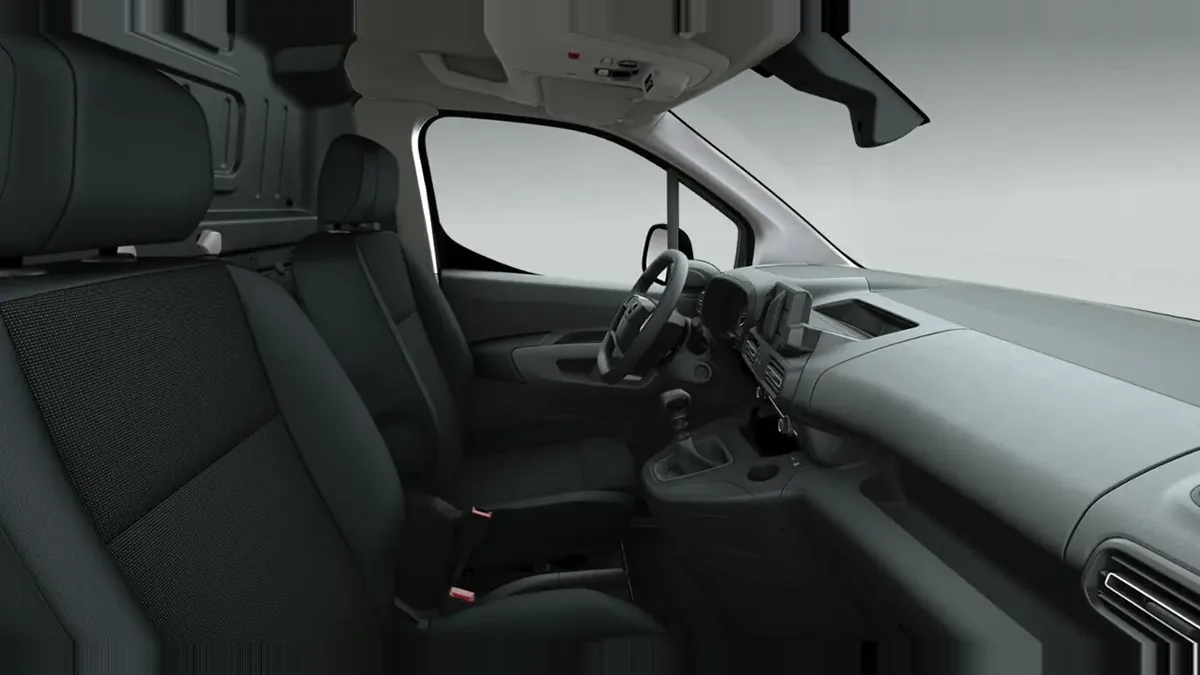 Opel Combo-e Cargo M 800kg nuevo en renting — Delantera