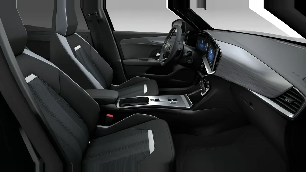 Opel Mokka 1.2 T XHT Hybrid eDCT6 GS nuevo en renting — Interior