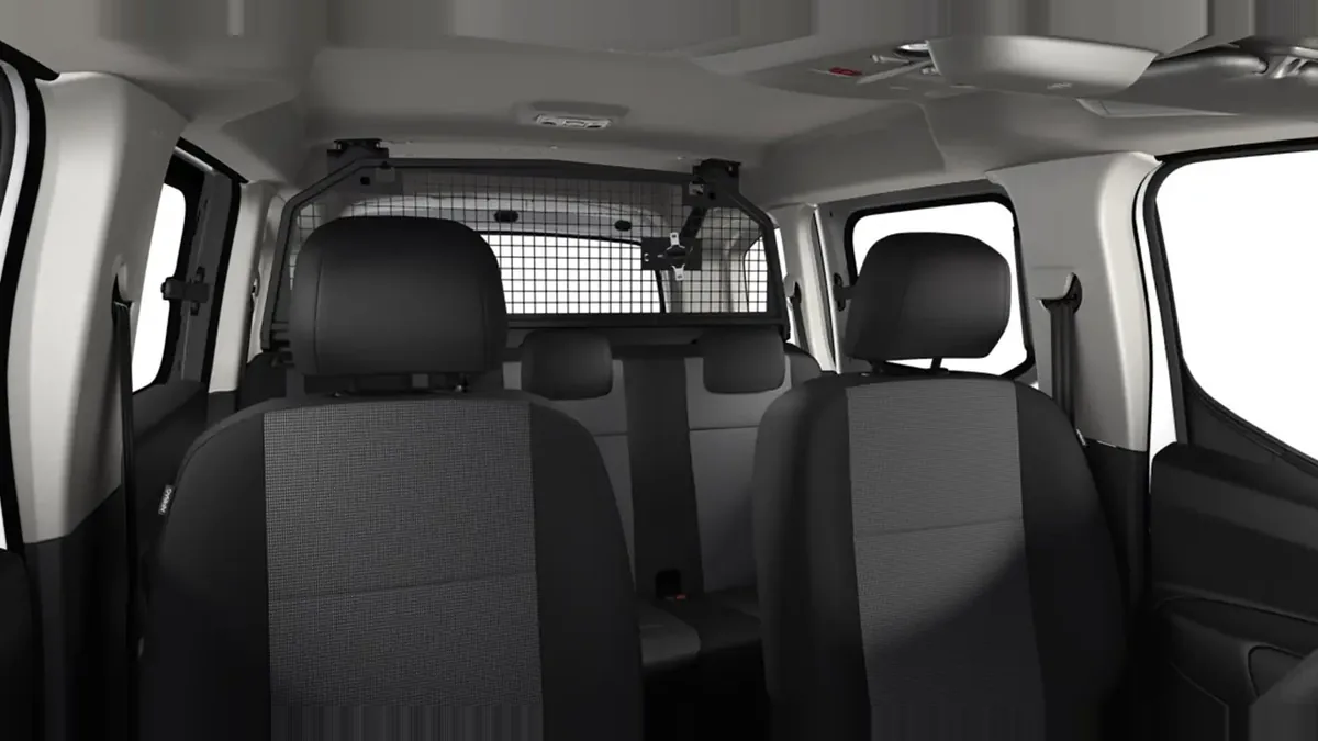 Peugeot Rifter Active Business Standard N1 BlueHDi 100 S&S nuevo en renting — Interior