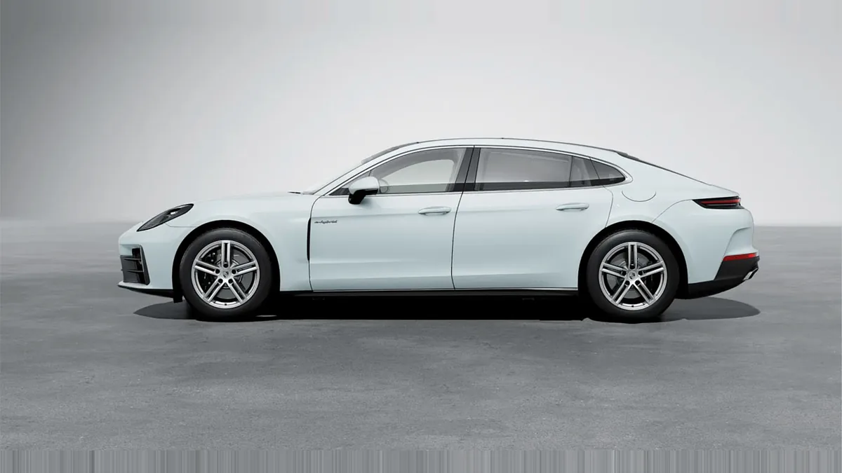 Porsche Panamera 4 E-Hybrid Executive nuevo en renting — Lateral