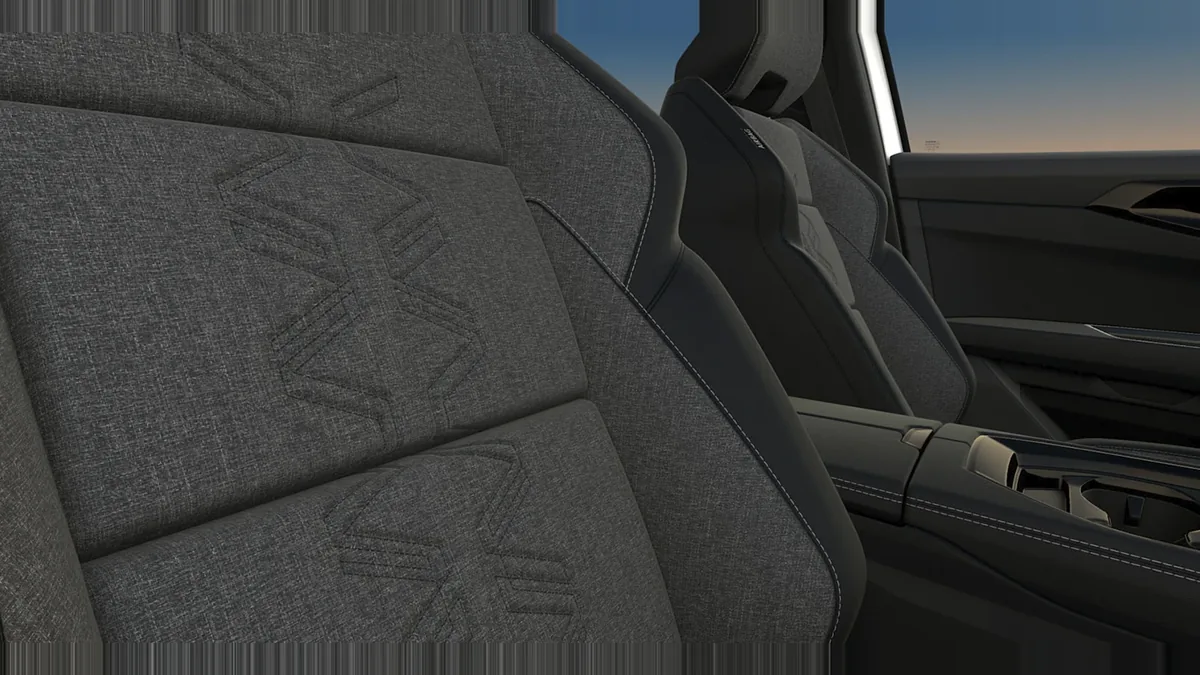 Renault Austral E-Tech Full Hybrid Evolution 147kW nuevo en renting — Interior