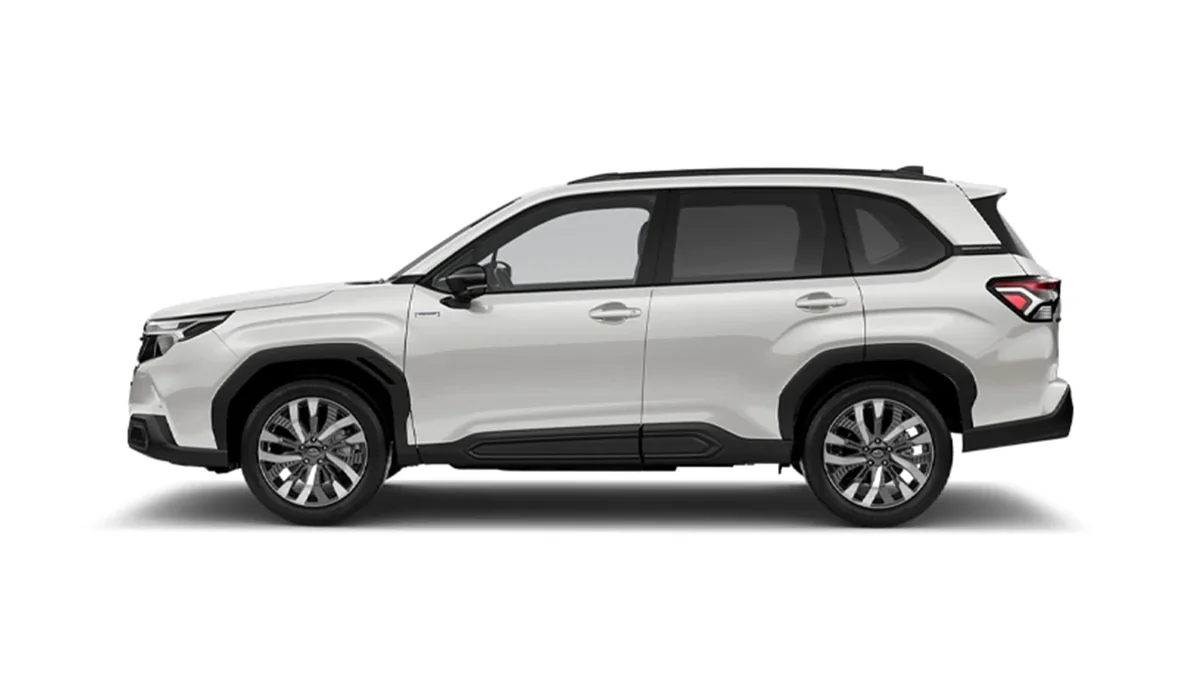 Subaru Forester 2.0i Hybrid Field CVT nuevo en renting — Trasera