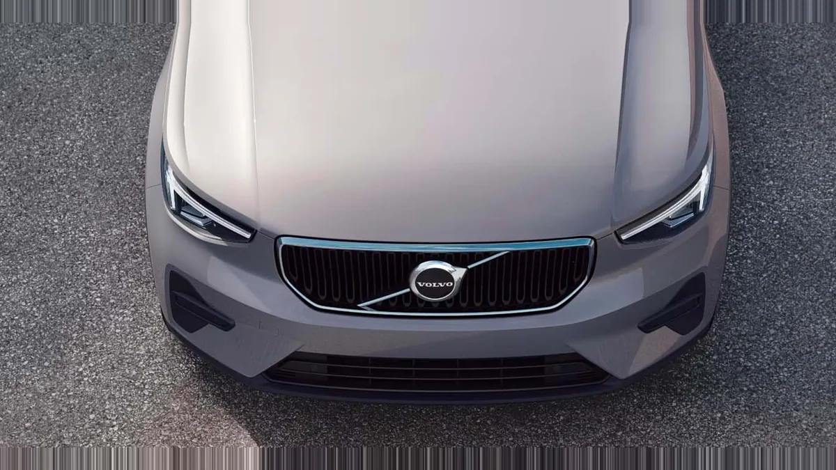 Volvo XC40 2.0 B3 Core G Auto de ocasión en renting — Delantera