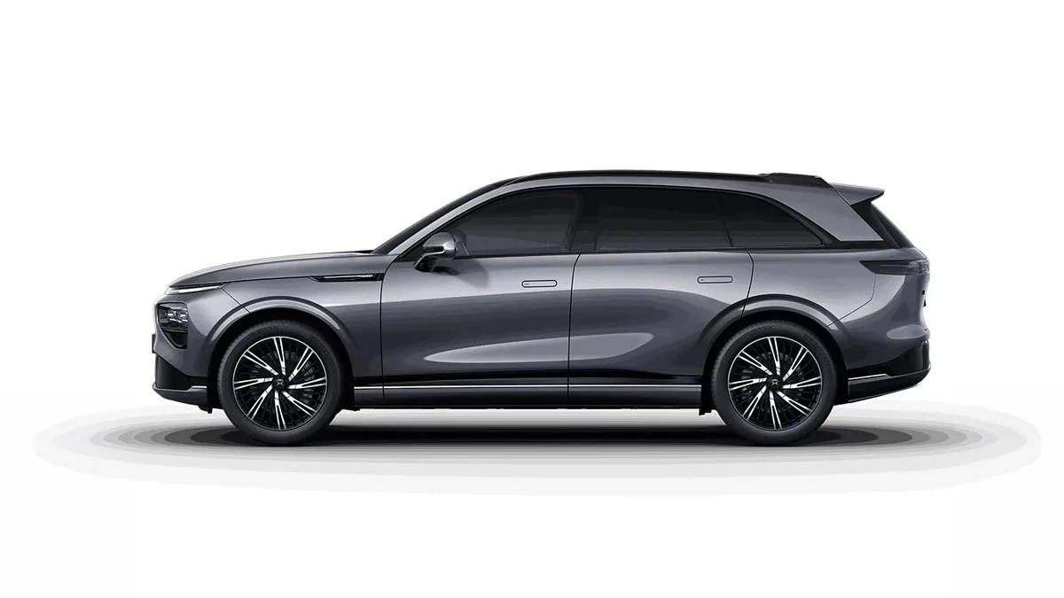 XPENG G9 AWD Performance nuevo en renting — Lateral